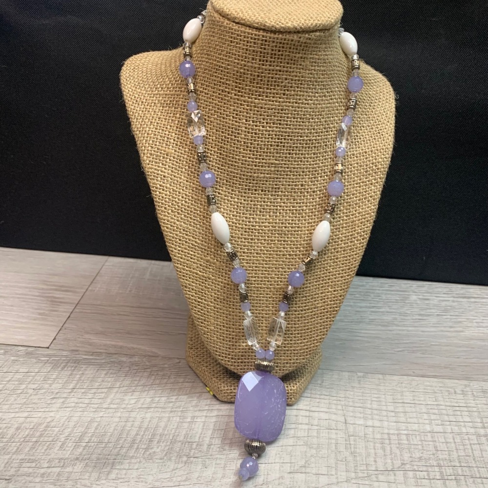 Lavender White Beaded Necklace Purple Faceted Faux Stone Pendant Silver Tone 20"